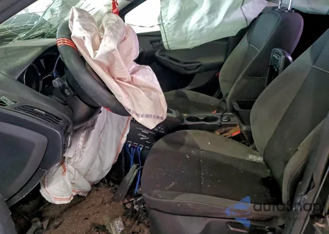 2014 Ford Focus Se z USA, uszkodzony, nr VIN 1FADP3F21EL392084